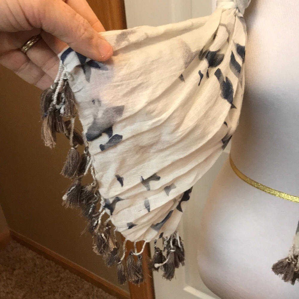 Scarf - Picture 4 of 4